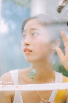 我和年轻的女教师观看